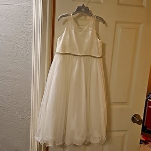 I'm selling a very beautiful flower dress